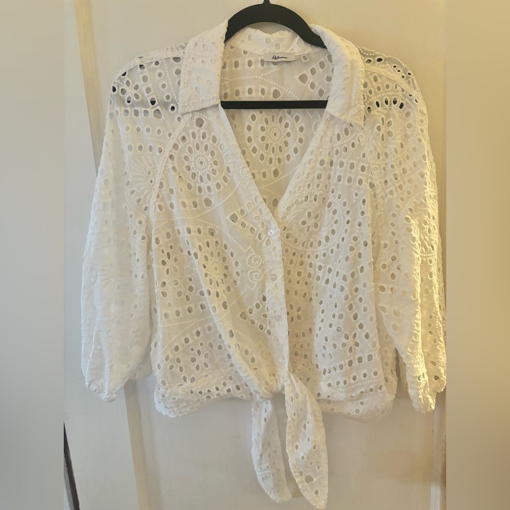⭐️FINAL PRICE DROP ⭐️Reitmans tie blouse